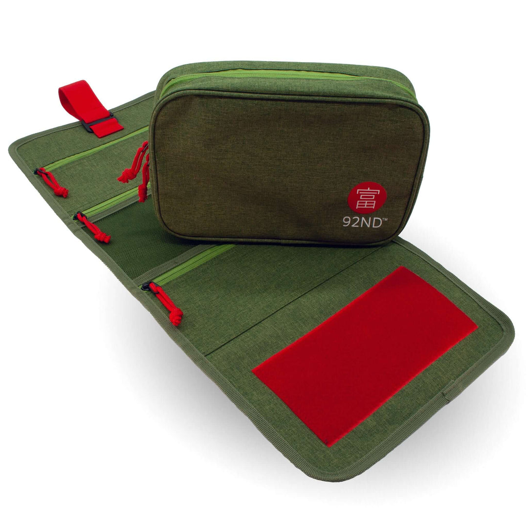 Green open wash roll with removable bottom compartment – ​​space for large bottles